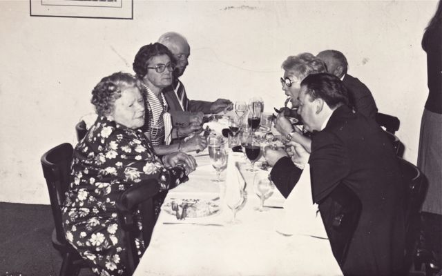 Lap, dacht de ganse tafel, weer een foto die we niet in het album kunnen gebruiken dankzij Wilma.